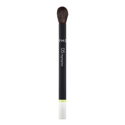 THE HIGHLIGHTER BRUSH-24 05 (BROCHA PARA ILUMINADOR)